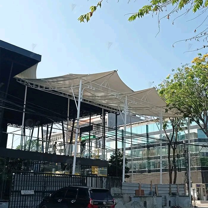 Atap membran kafe modern