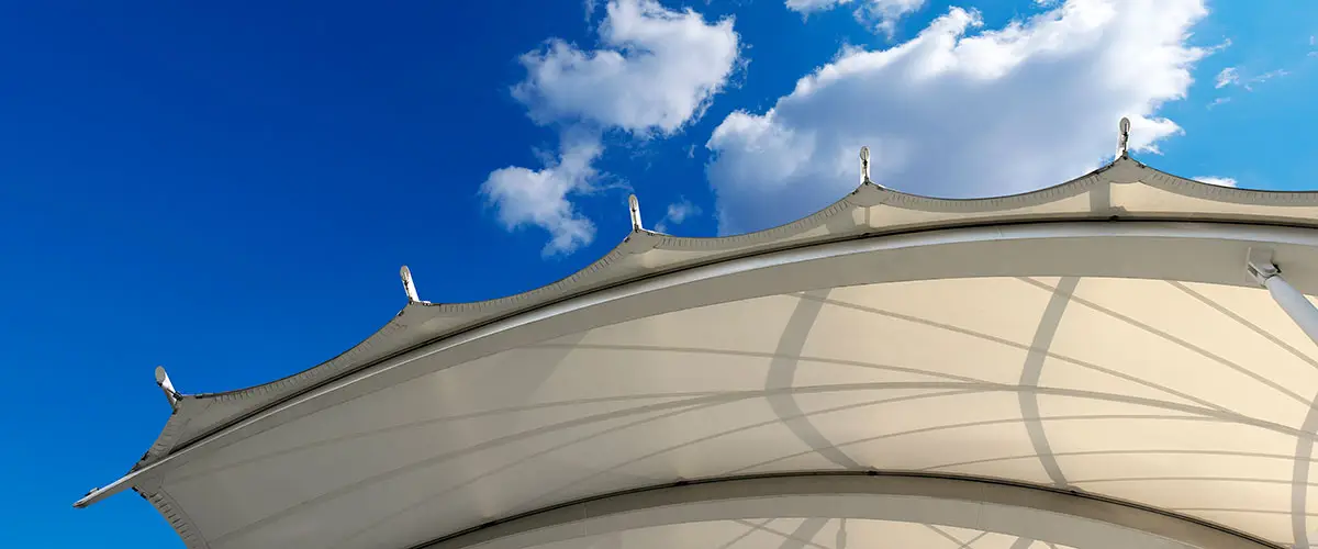 Jasa pasang Kanopi Membran Fleksibel dengan desain lengkung