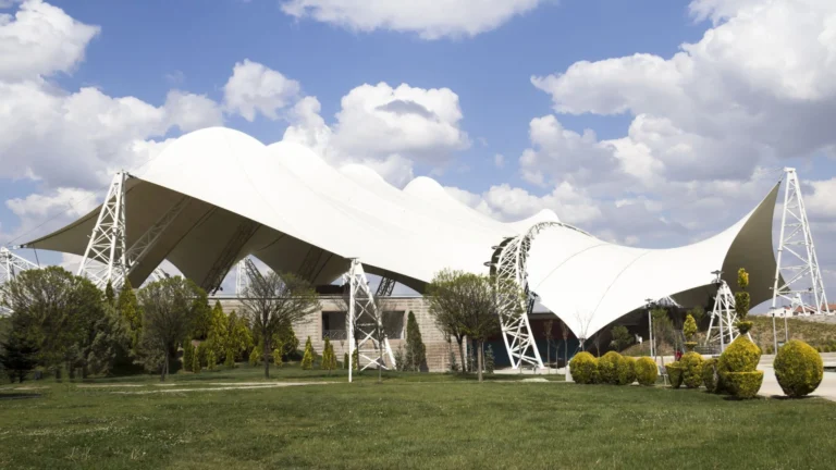 Kanopi Membran sebagai Solusi Peneduh Cerdas di Cianjur